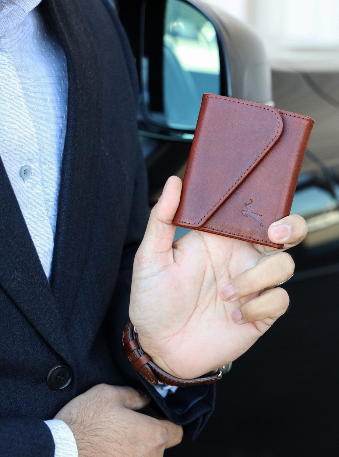 Slim_bifold_Pure_leather_wallet.jpg